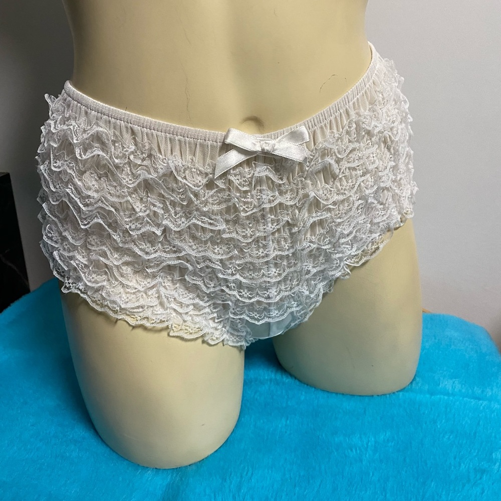 Women’s Ruffled Frilly Panties - Picture 4 of 4